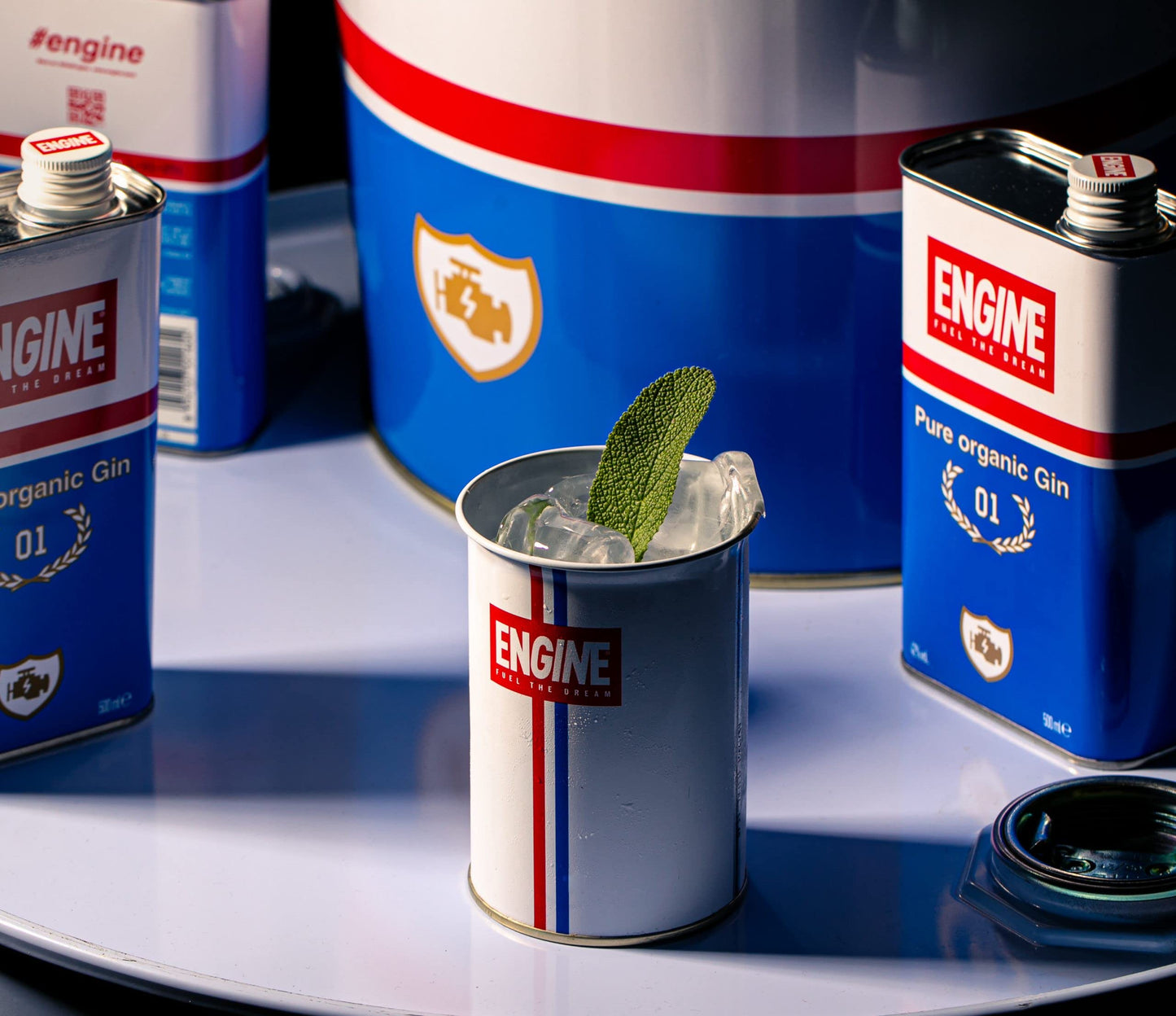 GIN ENGINE PACK, nr.1 latta Engine cl.50 + nr.6 Bicchieri in metallo + nr.1 Ice Bucket in metallo,il gin delle Langhe,"Pure Organic Gin",il gin artigianale 100% italiano e biologico,il Gin in Tanica