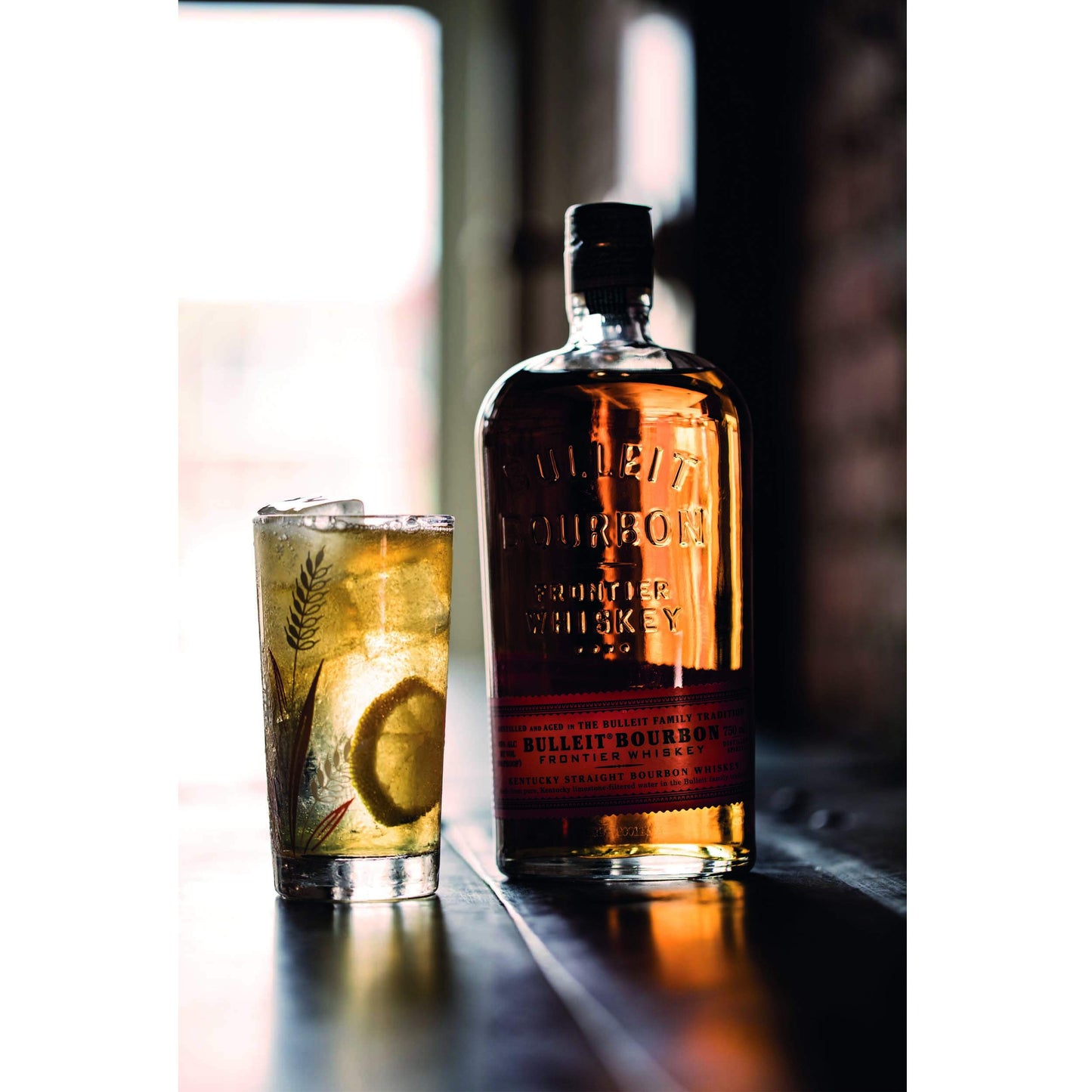 Bulleit Bourbon Whiskey Americano - 700 ml