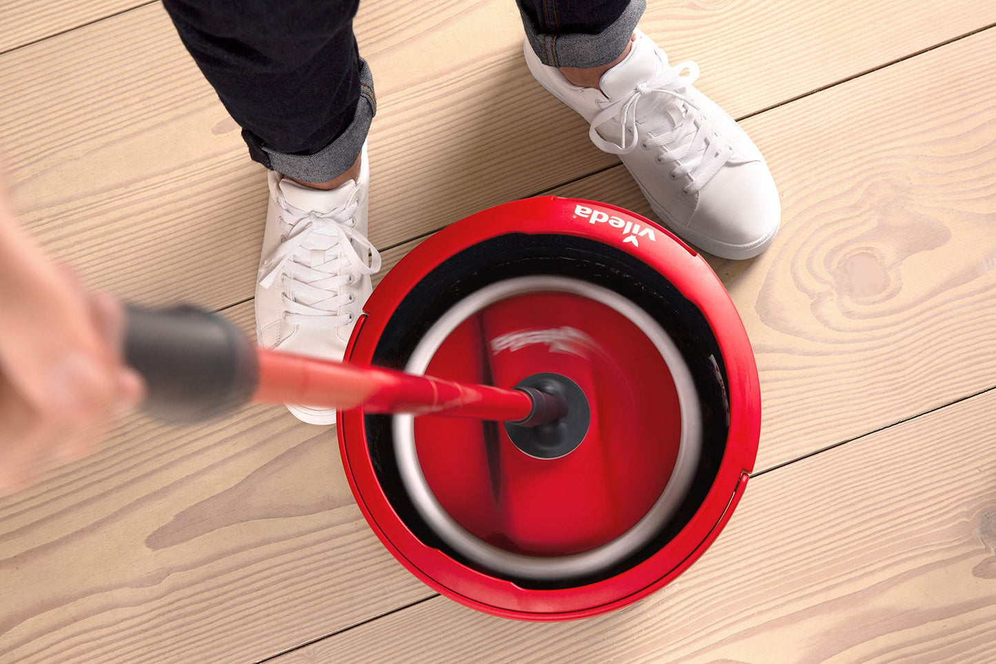 Vileda Spin & Clean, Lavapavimenti Con Sistema di Strizzatura Manuale attivabile attraverso il Manico, Set per la Pulizia dei Pavimenti con Secchio, Rullo pulente, Piastra, Panno 100% Microfibra