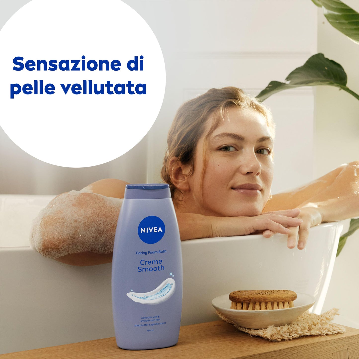 NIVEA Bagnodoccia Creme Smooth 750 ml, Bagnoschiuma in crema detergente e vellutante, Crema docciaschiuma arricchita con Burro di Karité, Vitamine C, E e Oli Nutrienti dal profumo delicato