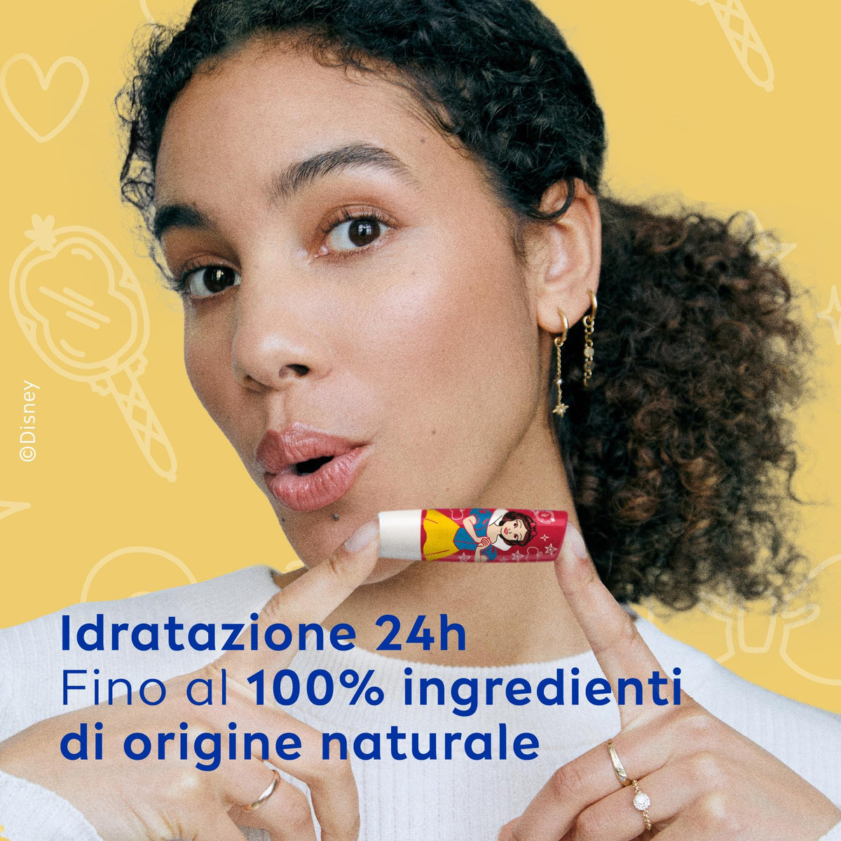 Labello Disney Princess Limited Edition Cherry Shine 4.8 g, Balsamo labbra colorato con design con Biancaneve, Burrocacao bambina 3+ idratante 24h, Burrocacao labbra lip balm con aroma di Ciliegia