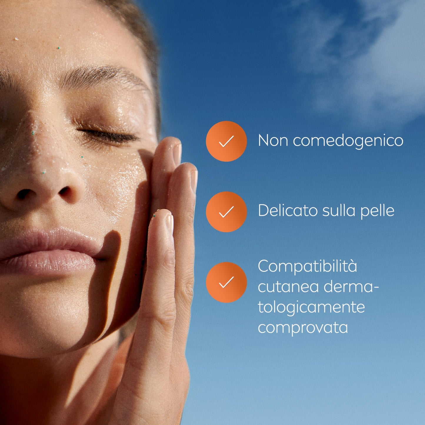 NIVEA Derma Skin Clear Scrub Viso Anti-Imperfezioni 150 ml, Scrub esfoliante per la cura della pelle grassa e mista con Acido Salicilico, Sale Marino e Niacinamide, Esfoliante viso e corpo purificante