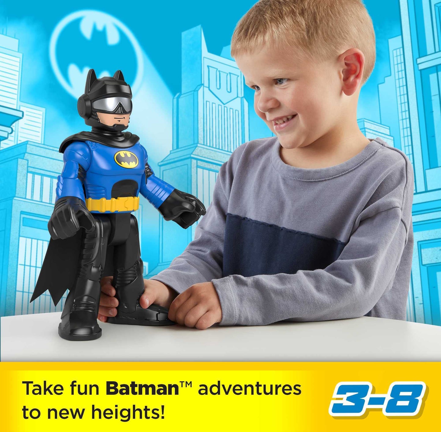 Fisher-Price Imaginext DC Super Friends - Batman XL Motociclista Blu, Personaggio snodato Alto piĂą di 25 cm con Morbido Mantello in Tessuto, Giocattolo per Bambini, 3+ Anni, HML40