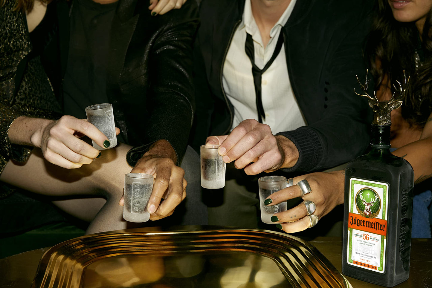 Jägermeister 100cl - Liquore a base di 56 Botaniche, invecchiato in botte. Da servire ghiacciato. 35% Vol.