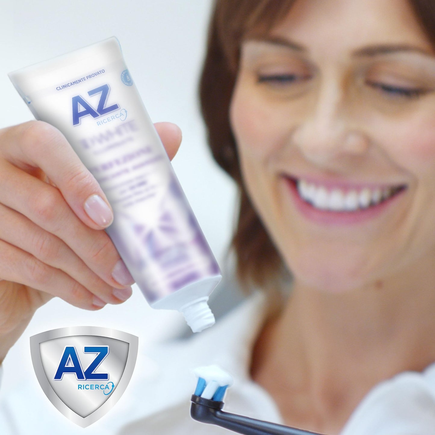 AZ Ricerca DENTIFRICIO 3D White Illuminate Perfezione, SBIANCANTE AVANZATO, RIMUOVE Fino al 100% delle MACCHIE Superficiali, Confezione da 6 Dentifrici (6x50ml), Gusto MENTA FREDDA PIPERITA