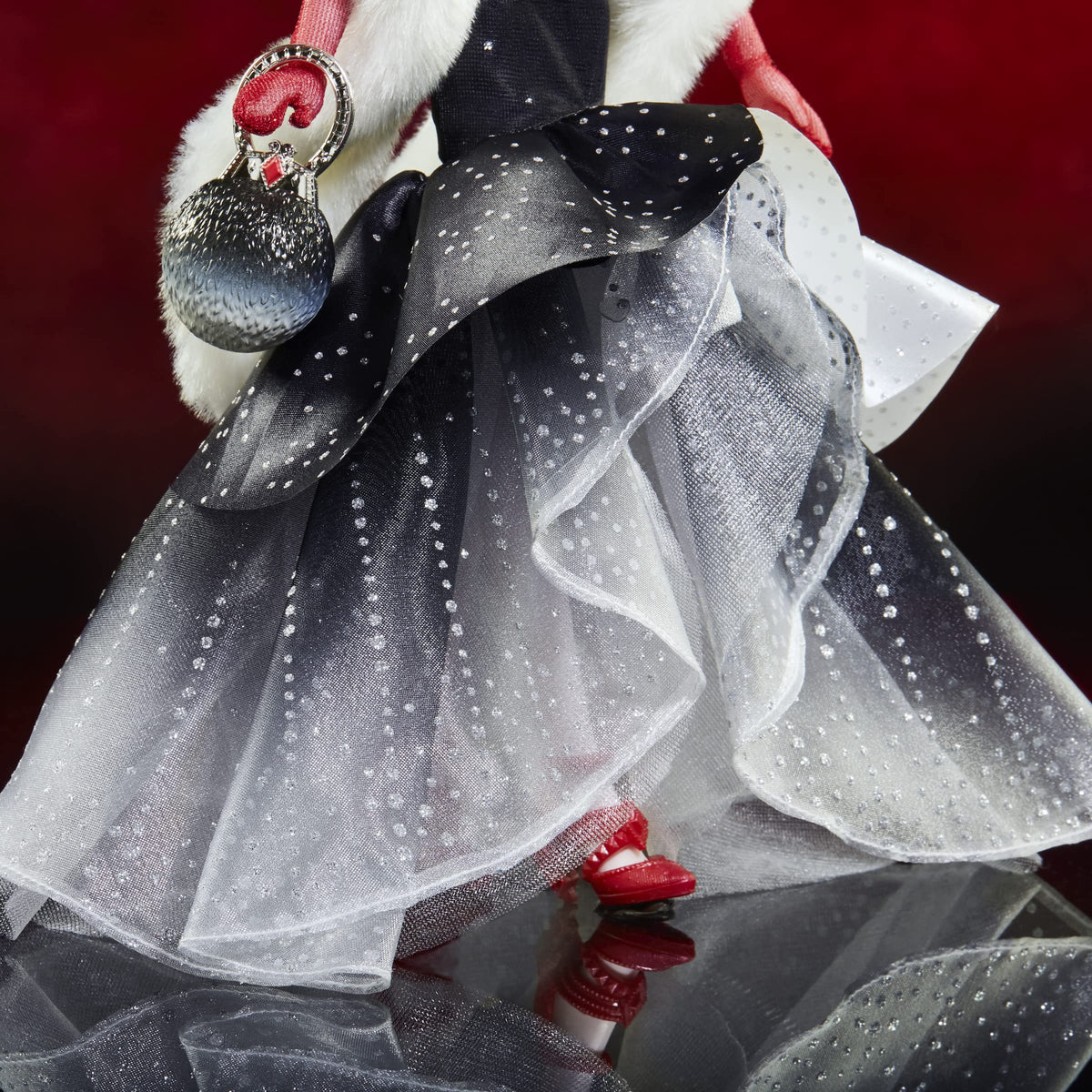 Disney Villains Style Series Cruella De Vil, Contemporary Style Fashion Doll, Collectible Toy for Girls 6 Years and Up [Esclusivo Amazon]