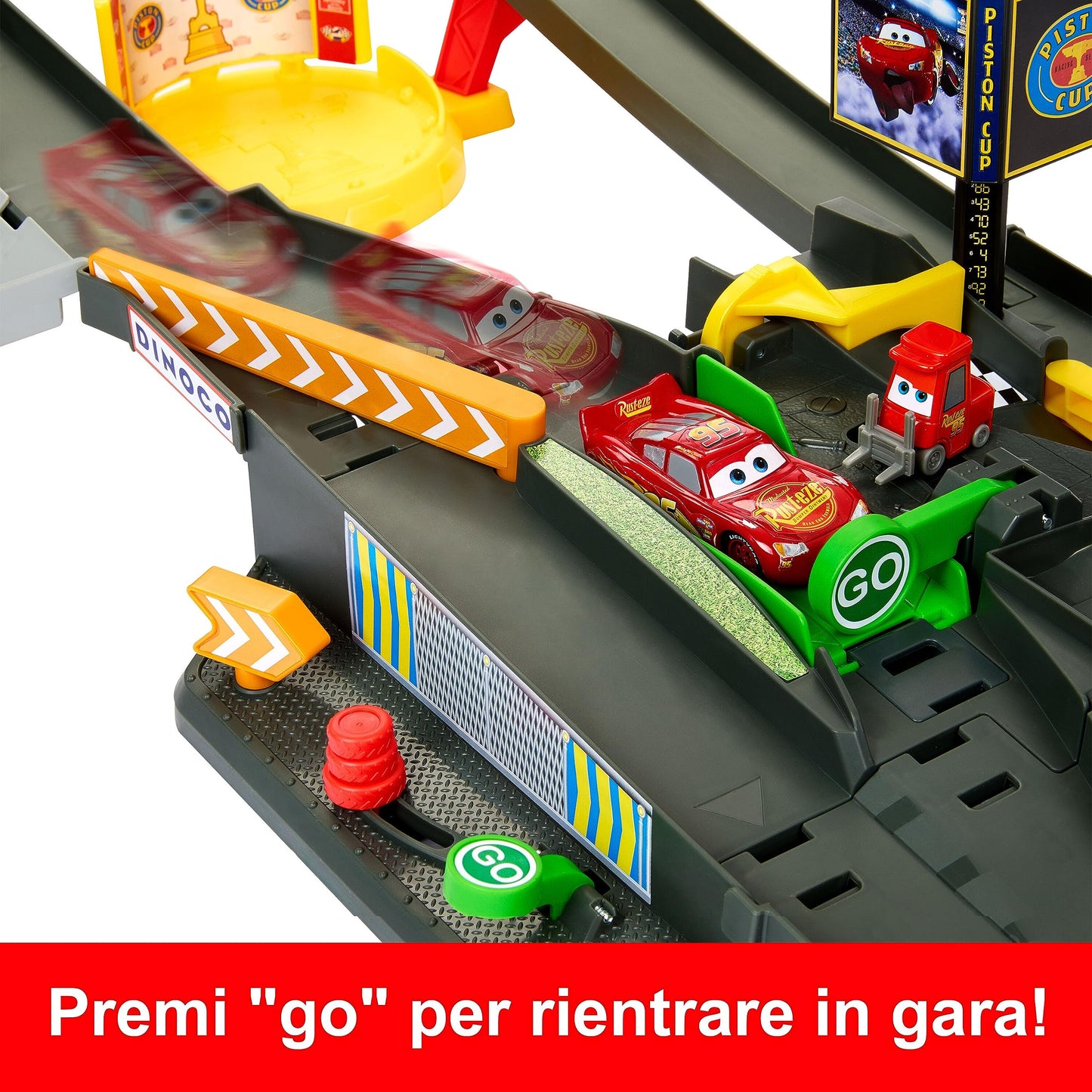 Mattel Disney Pixar CARS - Pista Azione Piston Cup, playset pista interattiva con macchinina die-cast Saetta McQueen inclusa, giocattolo per bambini, 4+ anni, HPD81