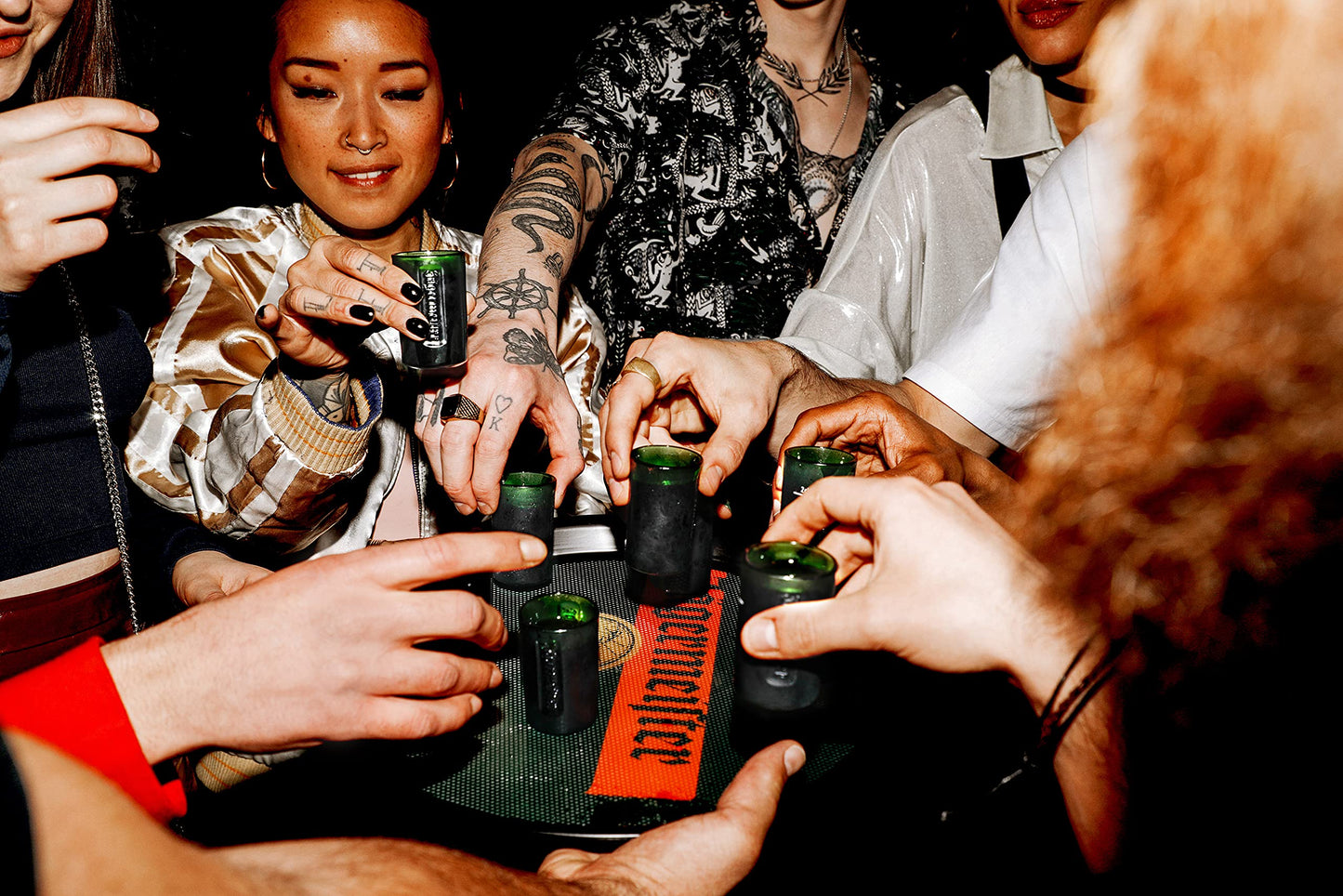 Jägermeister 100cl - Liquore a base di 56 Botaniche, invecchiato in botte. Da servire ghiacciato. 35% Vol.